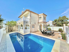 Villa Requesens 6-3 - Barneda Premium